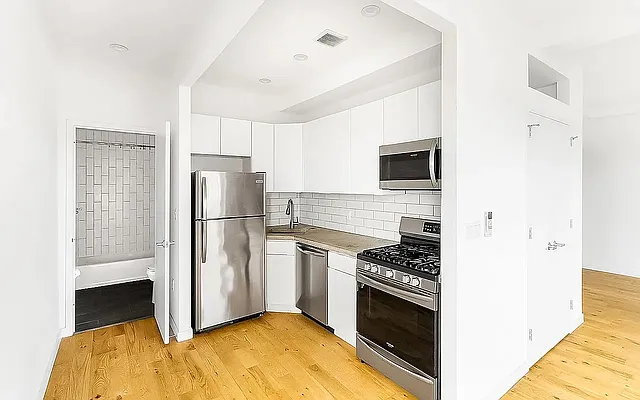 Rented by Freestone Property Group | media 8