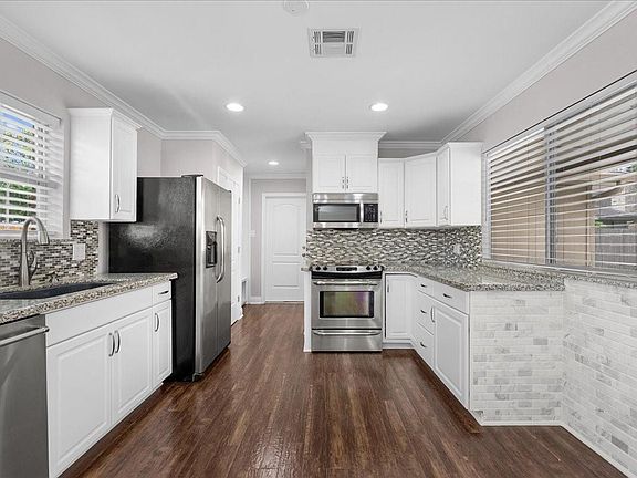 3rd image of 11703 Brighton Ln