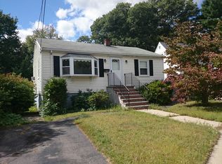 55 Ledge Hill Rd, West Roxbury, MA 02132