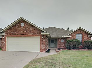 413 Amanda Dr, Yukon, OK 73099