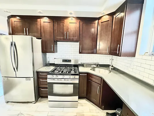 Rented by Papp Realty | media 9