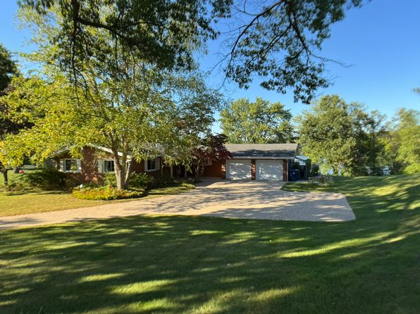 71 Lake Shore Dr