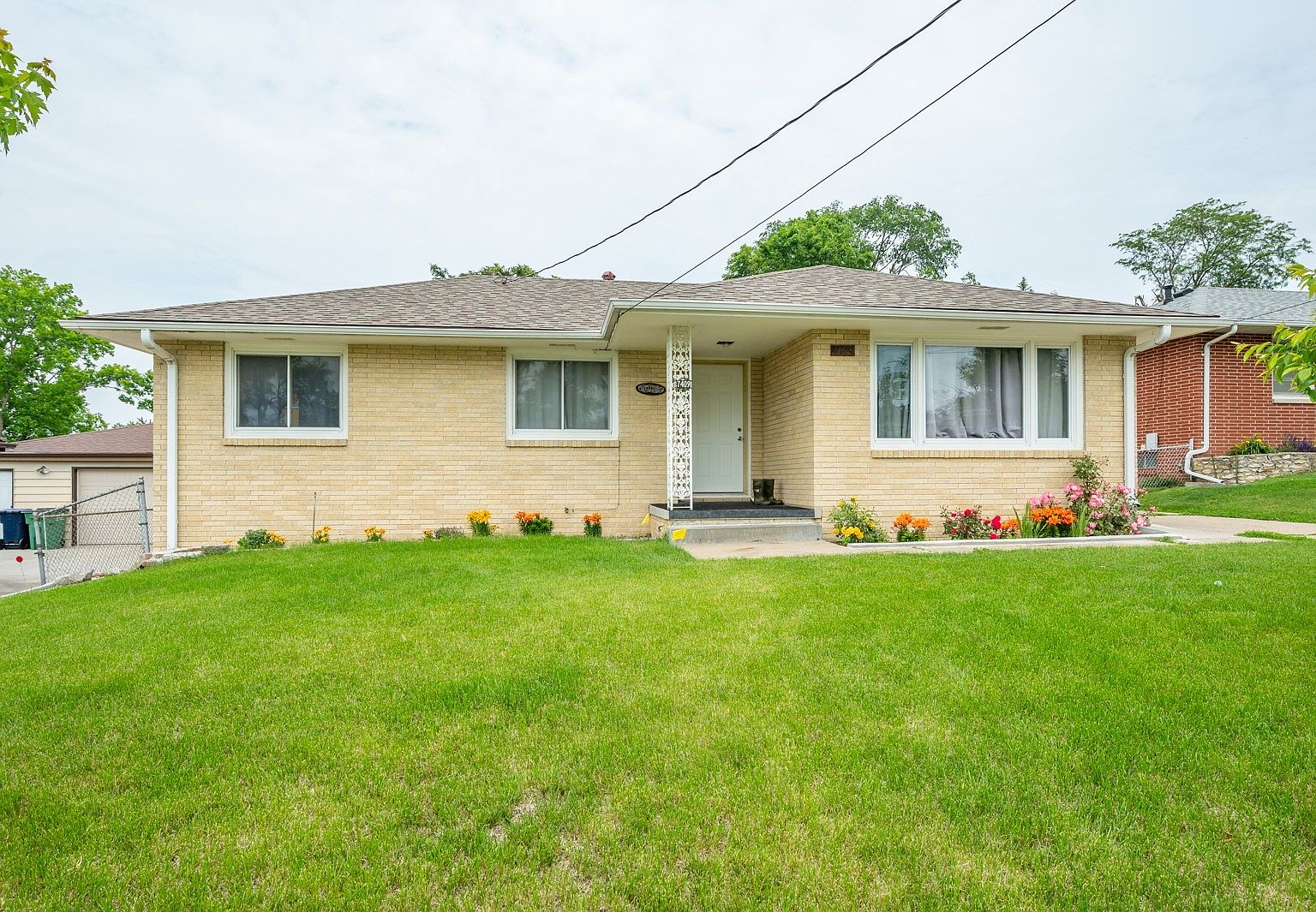7409 Palm Dr, Urbandale, IA 50322 | Zillow