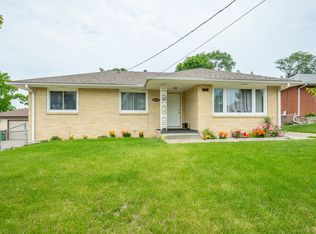 7409 Palm Dr, Urbandale, IA 50322