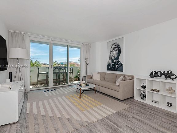3rd image of 90 Alton Rd APT 607