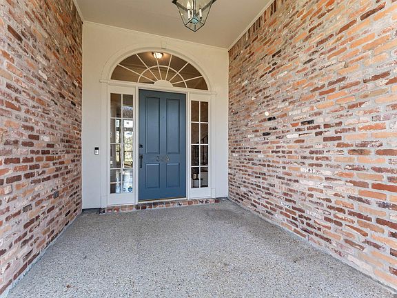 2nd image of 334 Plantation Crest Ct