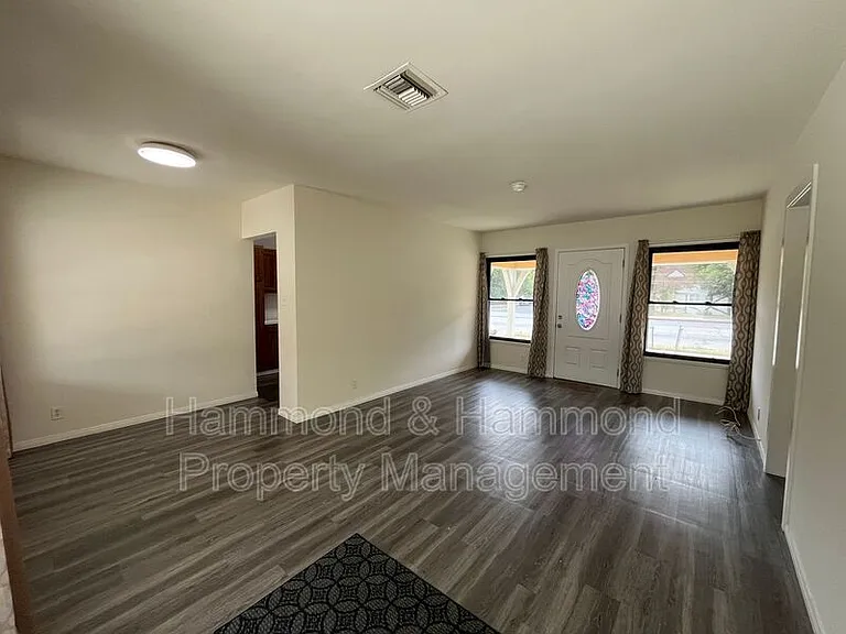 18003 Saticoy St — Photo 5