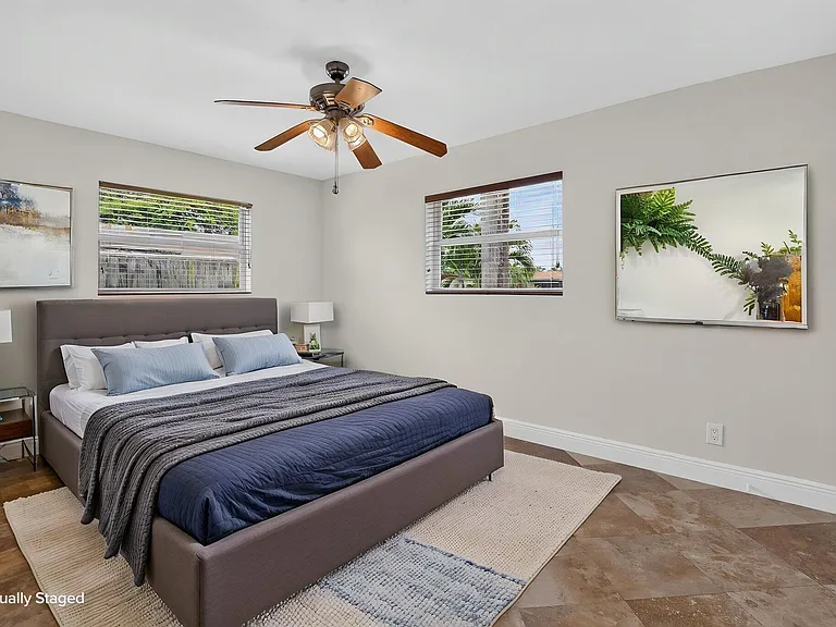 2250 NE 4th Ct — Photo 27