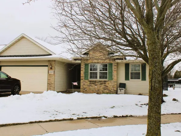 1249 Wheatfield WAY, Oshkosh, WI 54904