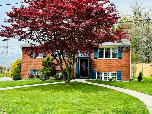 732 Charles St, Rochester, PA 15074