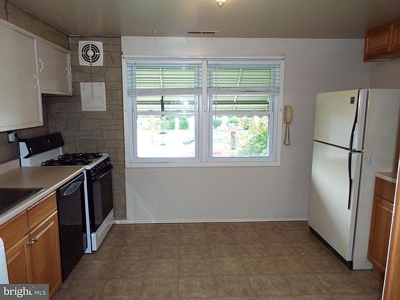 3rd image of 2407 Alma Rd