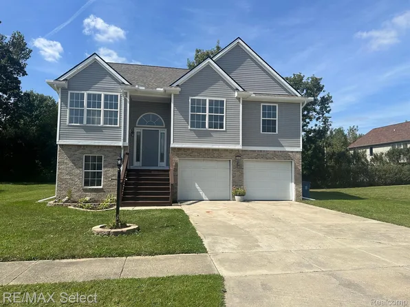 831 Gardenia Blvd, Davison, MI 48423