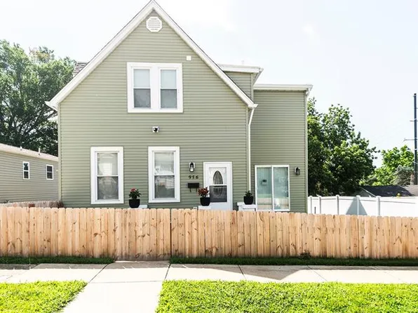 956 Erskine Ave, Saint Louis, MO 63125