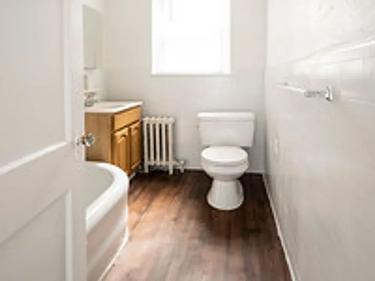English Manor Apartments- Beautifully kept secret in Mt. Airy — Photo 12
