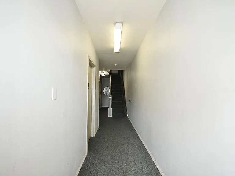 105 Ella St — Photo 3