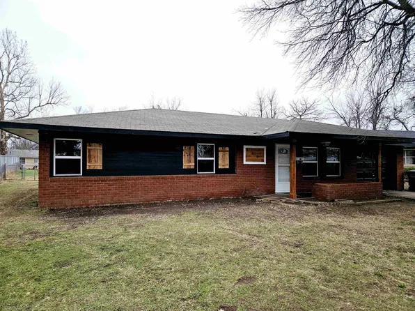 1801 Chickasaw Dr, Enid, OK 73703