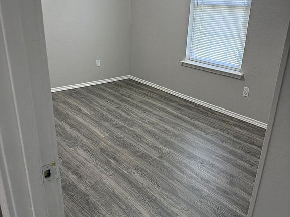 5th image of 1105 Willow Bend St