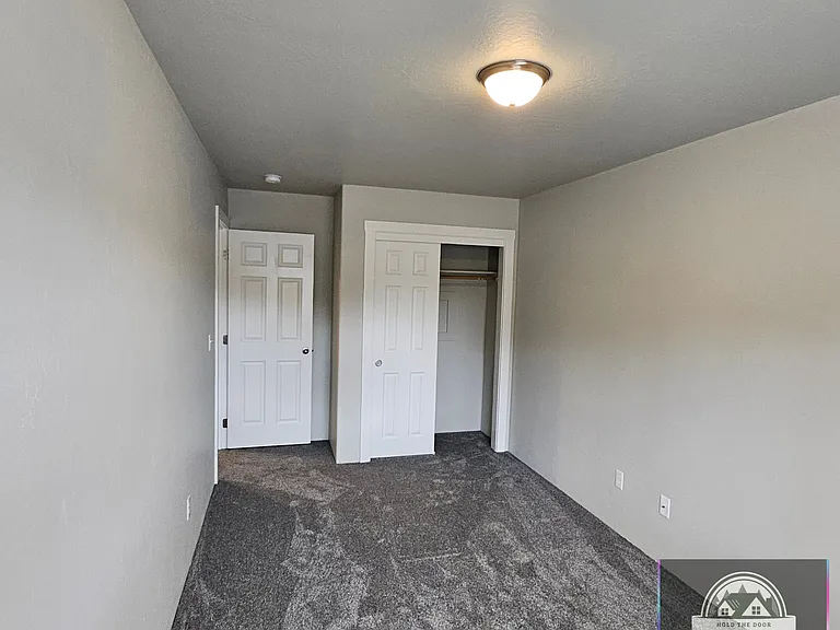 Owner Pays First Months Rent upon Application Approval !!