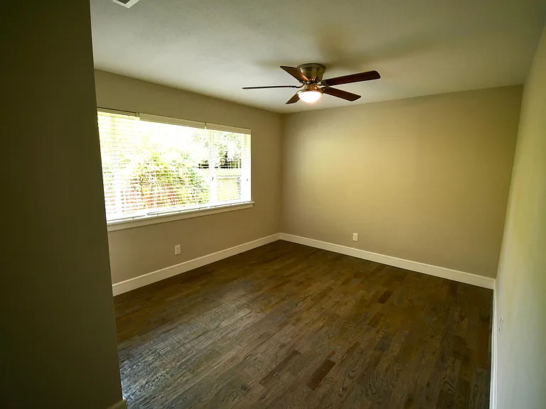 1015 Mitchell Rd — Photo 13