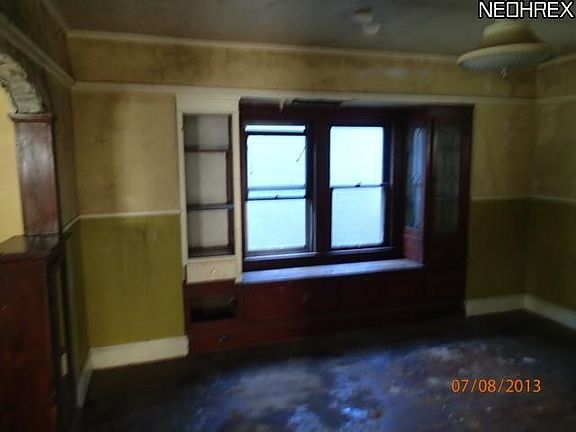 4th image of 10410 Jasper Ave