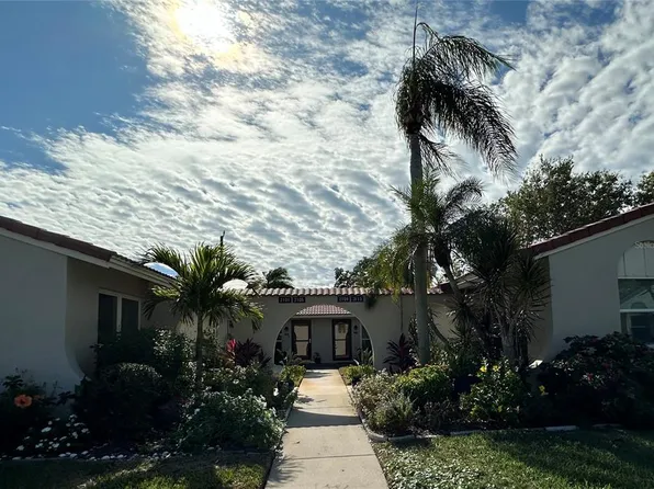 2105 Pueblo Cir #V-2, Sarasota, FL 34231