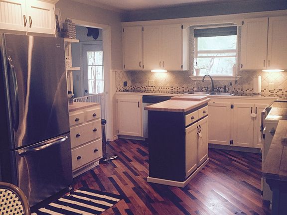 Full kitchen - appliances included