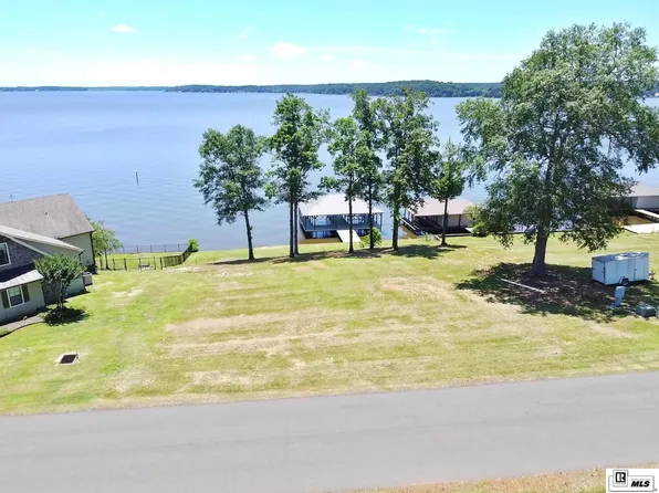 1211 Eagle Point Dr, Farmerville, LA 71241