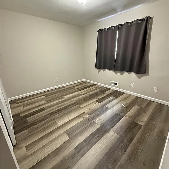 9827 Winkler Dr — Photo 5