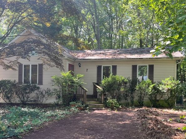 7 Nottingham Ln