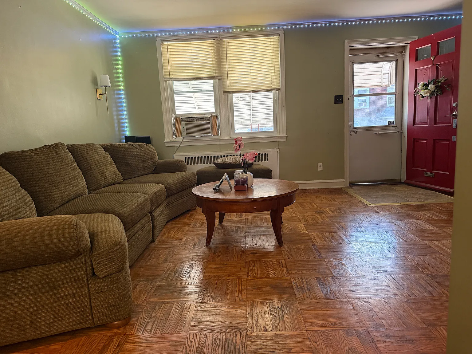 3 bed, 1152 sqft, $1,650 — Photo 1