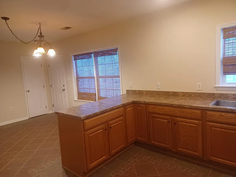 Eat-In Kitchen