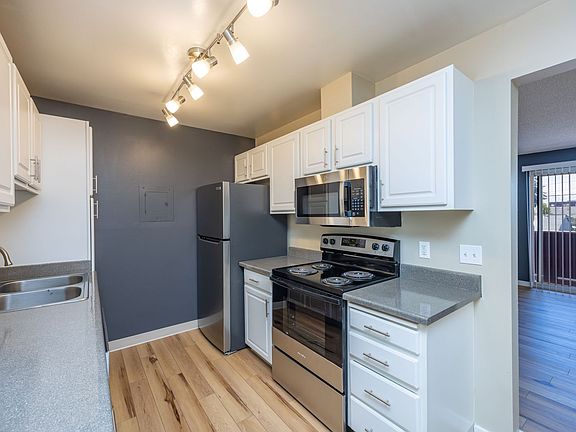 4th image of 920 N 100th St APT 9