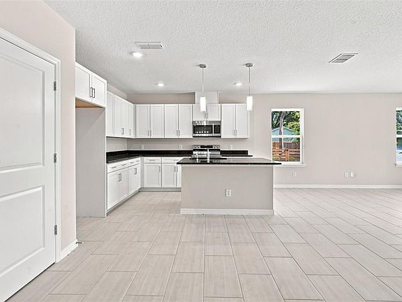 5th image of 809 S LOCUST AVENUE