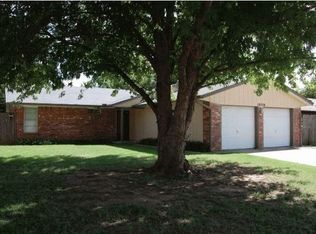 10320 Glascow Dr, Yukon, OK 73099