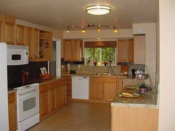 3rd image of 2824 Sunnyside Blvd