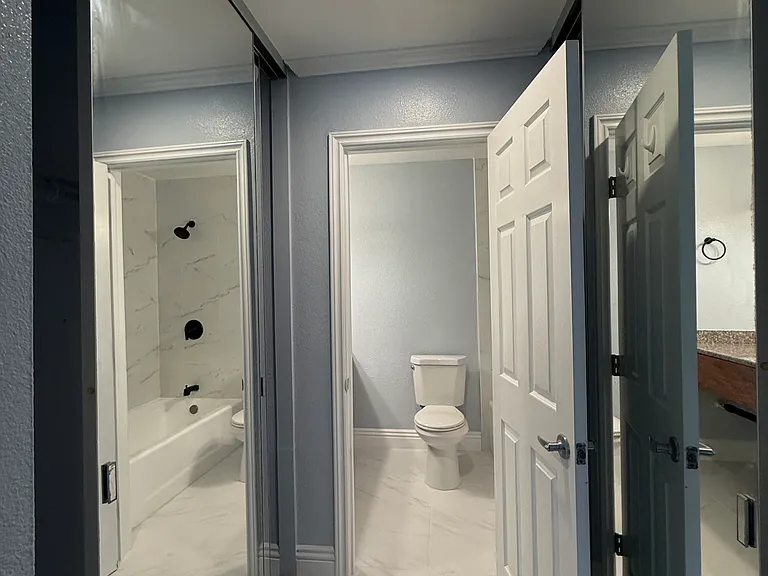8581 Villa La Jolla Dr #A — Photo 20