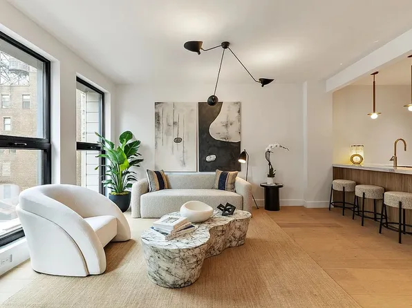 16 W 18th St #5, New York, NY 10011