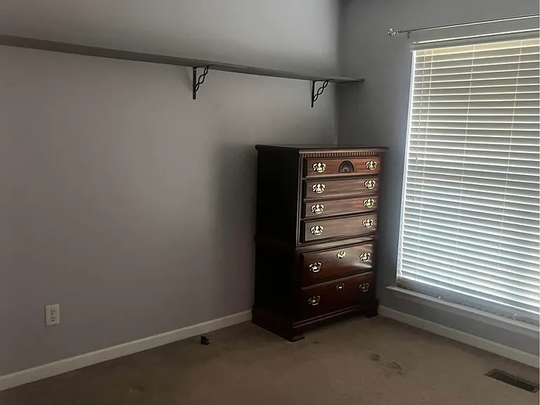 175 Belle Cir — Photo 8