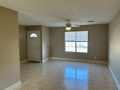 3rd image of 3715 Newcastle Dr
