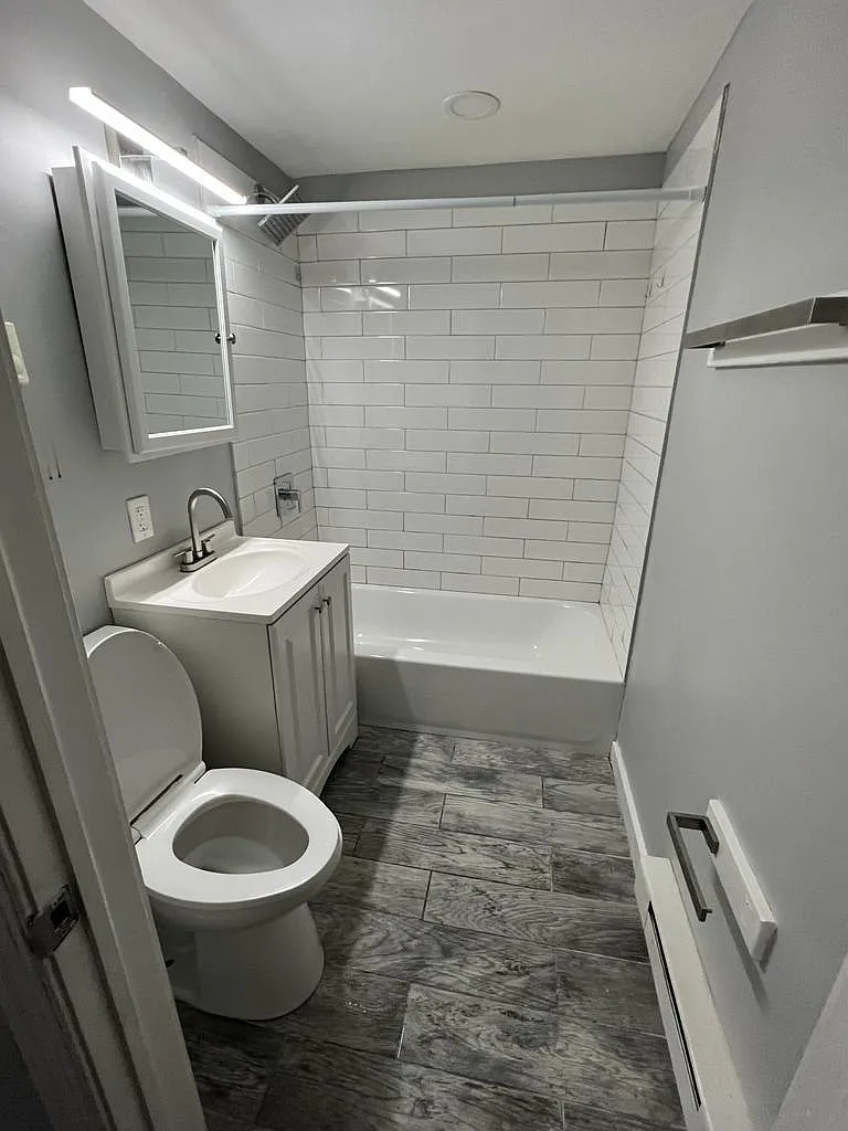 Building Photo - 32 S Wycombe Ave #4