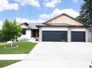 7808 S Brande Ave, Sioux Falls, SD 57108