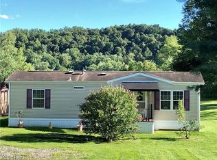 437 Broad St, Macksburg, OH 45746