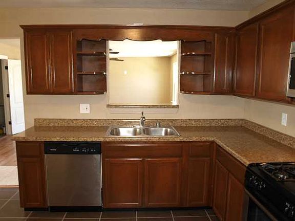 4th image of 3209 Killarney St