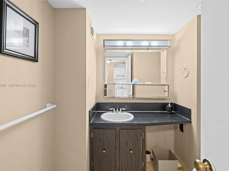18081 Biscayne Blvd #1903 — Photo 31
