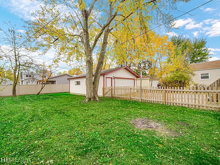 6661 Glenview Dr — Photo 24