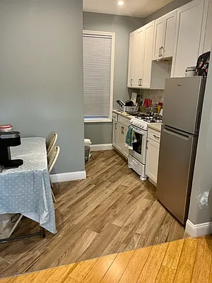 Rented by Alexander Bilu, LREB | media 30