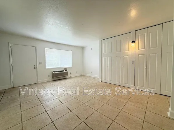 Whitehall Garden Apartments, 3301 58th Ave S APT 209, Saint Petersburg, FL 33712