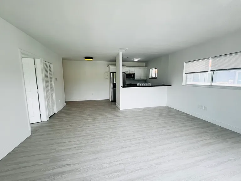 2035 Calais Dr #10 — Photo 5