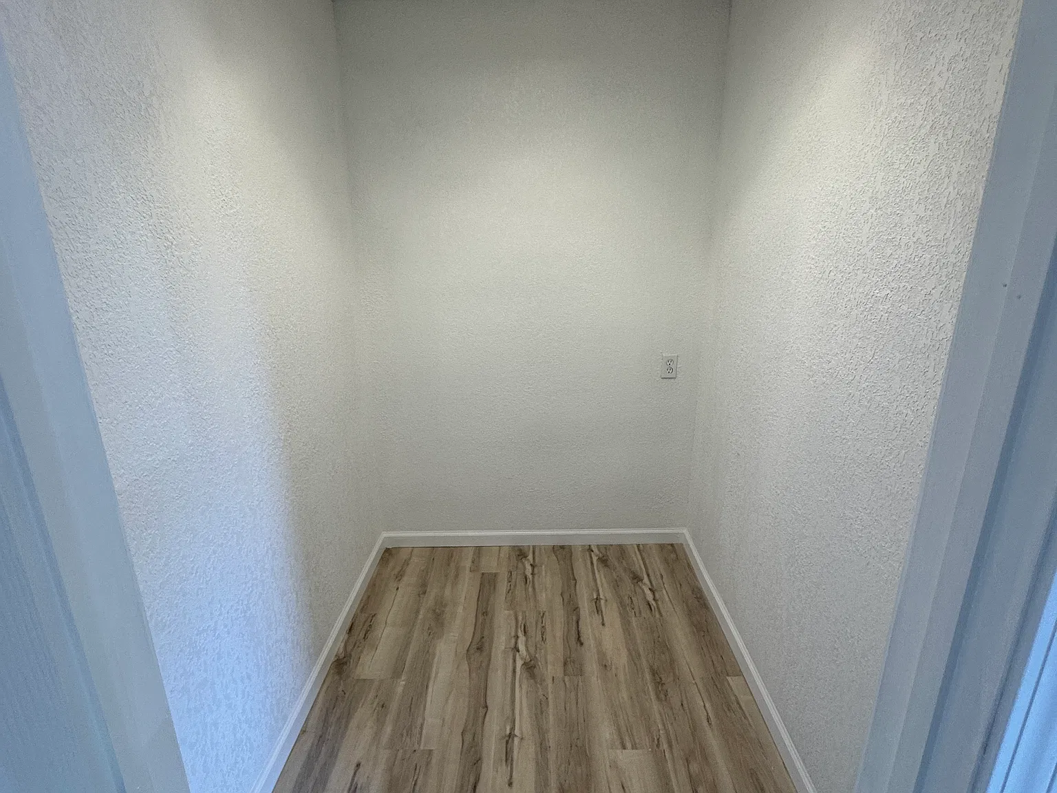 2 bed, 1000 sqft, $995 — Photo 4
