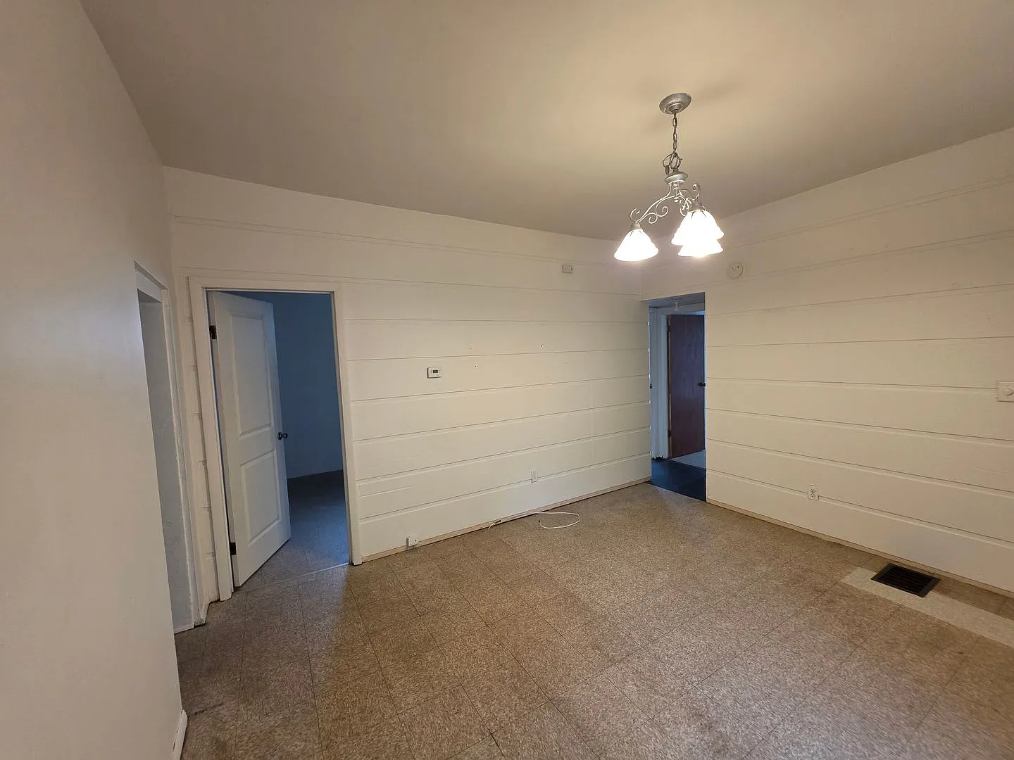 3 Bedroom Single Floor Living Available Now — Photo 4